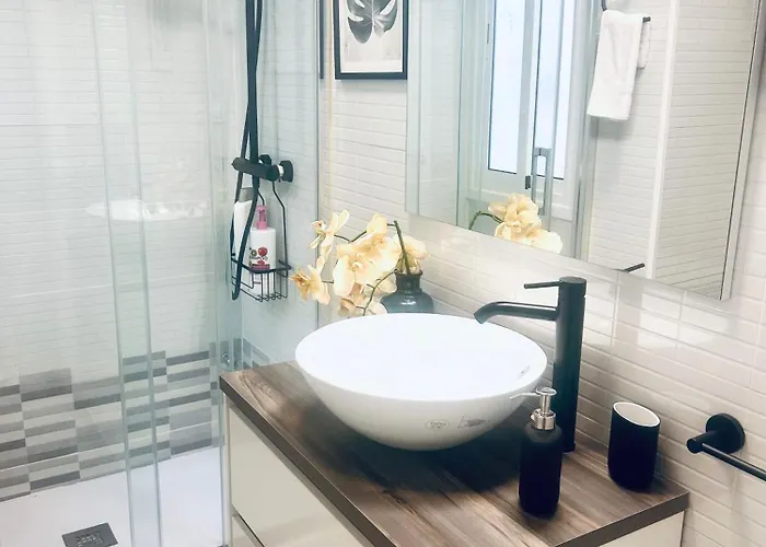 La Esencia De Angela Кордова