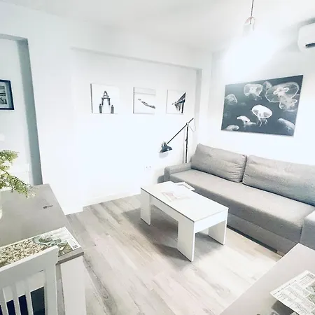 La Esencia De Angela Кордова