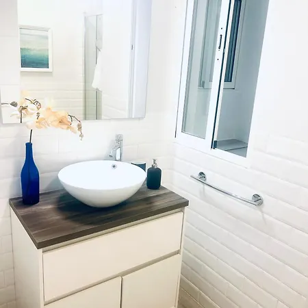 La Esencia De Angela Кордова